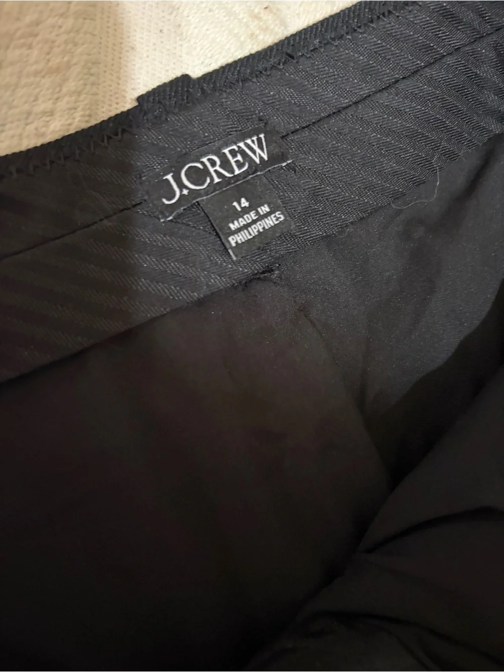 Like new size 14 women’s J Crew Black Tailored Pleated linen blend Shorts.